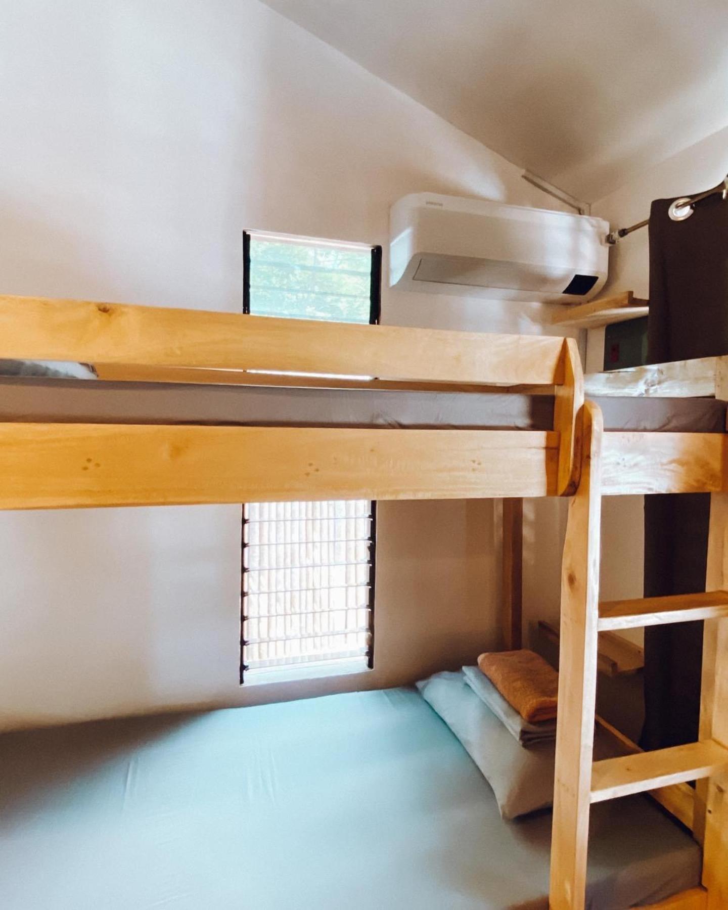 Monkey Business Siquijor Hotel Ngoại thất bức ảnh