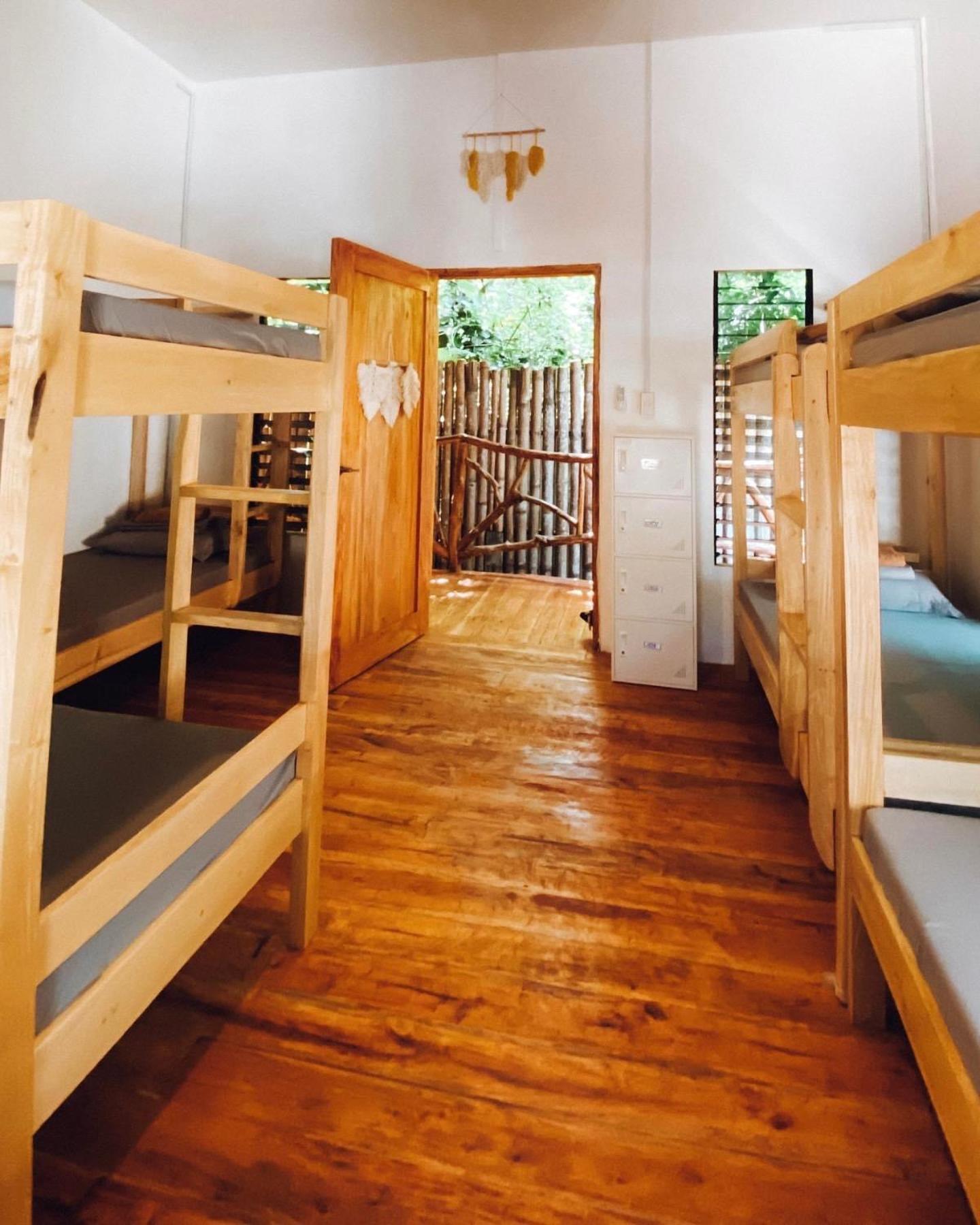 Monkey Business Siquijor Hotel Ngoại thất bức ảnh