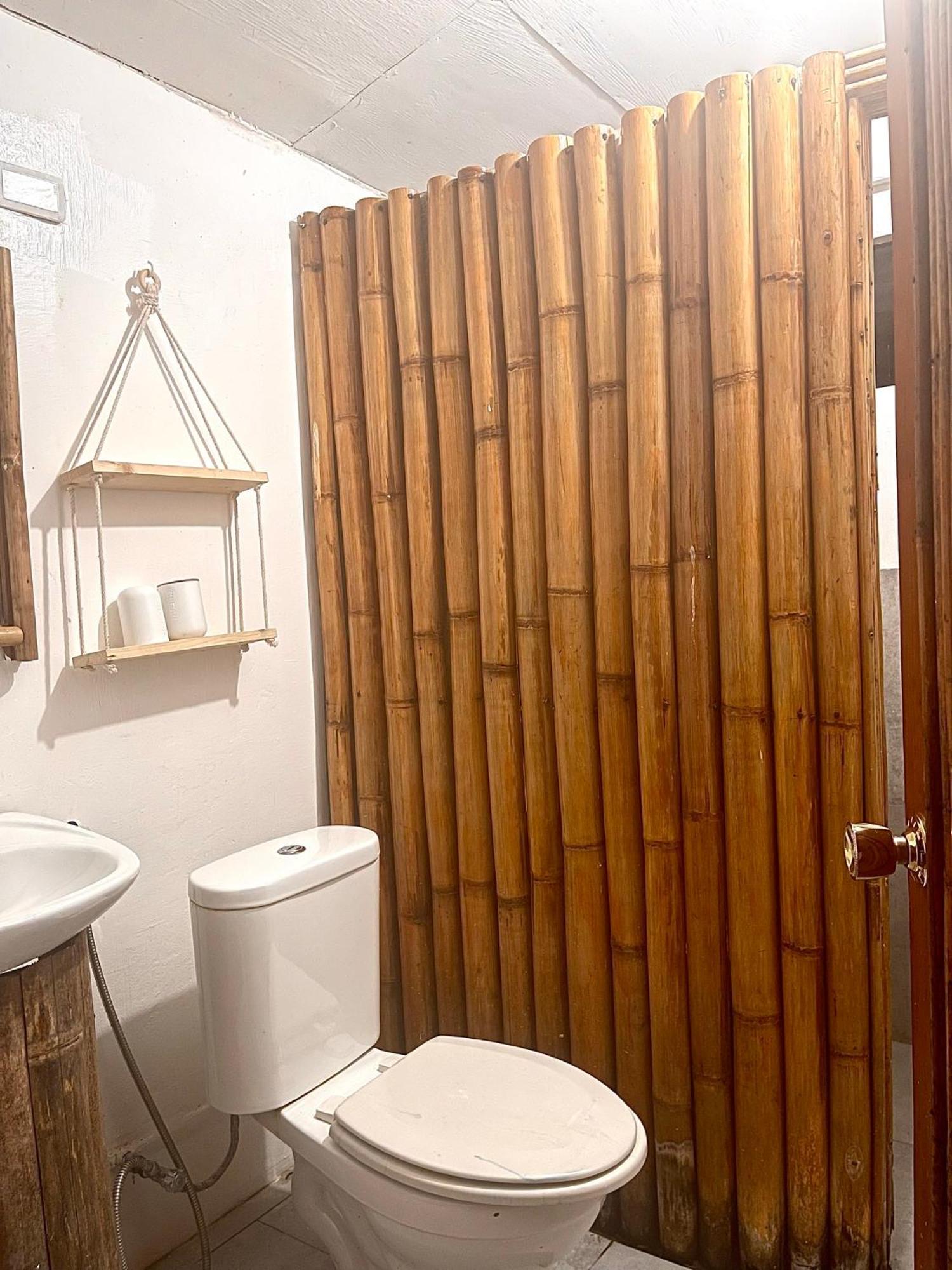 Monkey Business Siquijor Hotel Ngoại thất bức ảnh